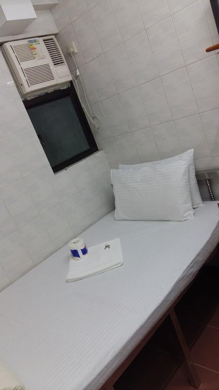 New Yan Yan Guest House Reception 9Th Floor Flat E4 E6 هونغ كونغ المظهر الخارجي الصورة
